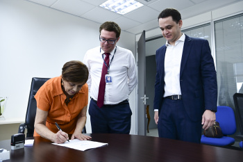 Secretária de saúde e Prefeito recebem doações da Receita Federal