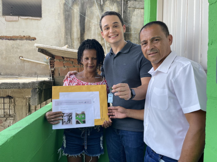 Prefeito Pazolini entrega casas no bairro Conquista