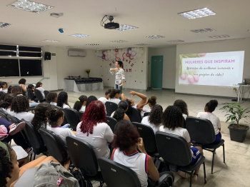 Mulheres que inspiram: palestras motivacionais encantam estudantes em escola