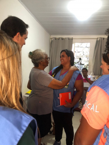 Visita do Sad e prefeito à casa de dona Neuzi