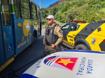 Ação da Guarda Municipal de Vitória com apreensão de moto