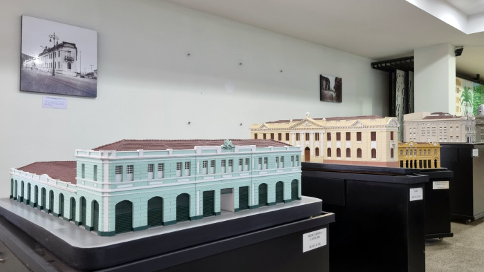 Escola da Ciência, Biologia e História