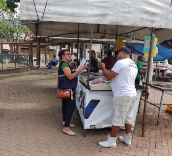 Vigilância Sanitária orienta em feiras livres