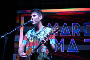 Cobertura da quadra da praça Nilze Mendes