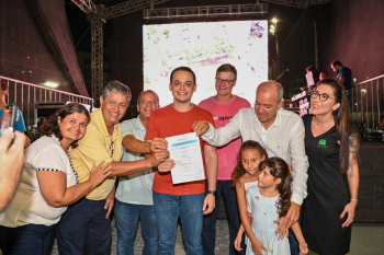 Cobertura da quadra da praça Nilze Mendes