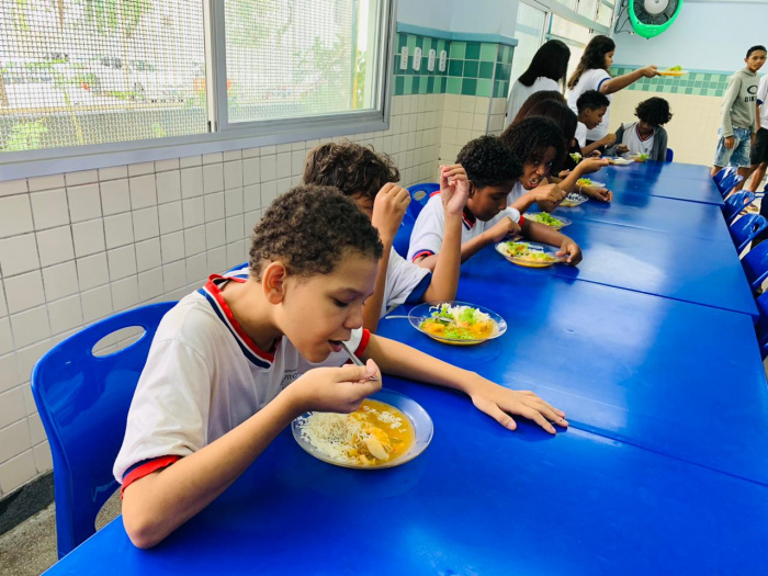 Moqueca capixaba na alimentação escolar de crianças e estudantes de Vitória