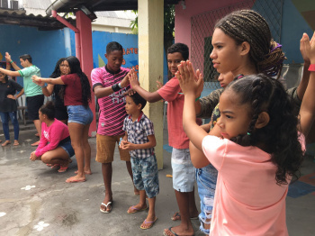 Atividades com crianças do Cajum e Projovem