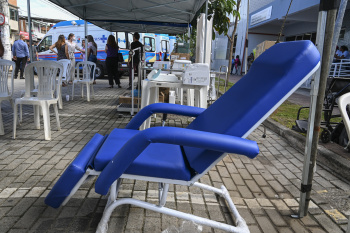 Entrega de ambulâncias e equipamentos de saúde na UBS de Conquista