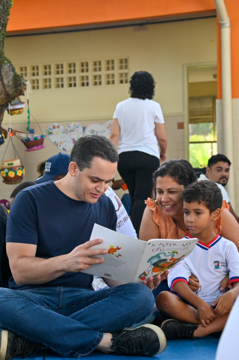Projeto "Pé de livro" - CMEI Ocarlina Nunes Andrade