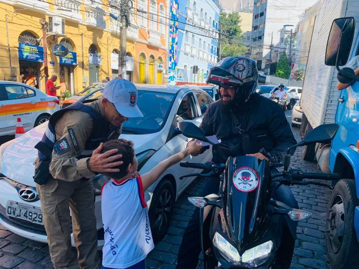 Crianças do Cmei TI Menino Jesus participam de campanha de incentivo à educação no trânsito