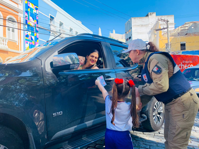 Crianças do Cmei TI Menino Jesus participam de campanha de incentivo à educação no trânsito