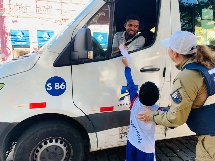 Crianças do Cmei TI Menino Jesus participam de campanha de incentivo à educação no trânsito