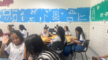 Estudantes aprendem sobre programação e modelagem 3D na Escola de Inovação