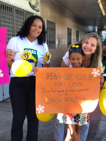 Campanha do Maio Laranja alcança mais de 400 pessoas na feira de Itararé