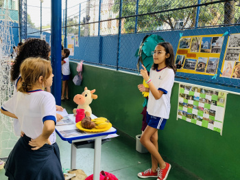 Feira dos municípios na Emef Eber Louzada Zippinotti