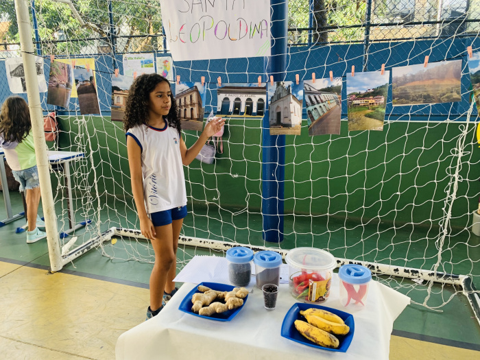 Feira dos municípios na Emef Eber Louzada Zippinotti