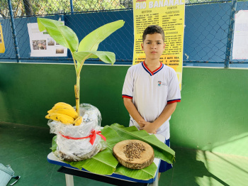 Feira dos municípios na Emef Eber Louzada Zippinotti