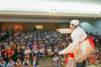Auditório da PMV recebe peça teatral em tarde de arte, cultura e educação