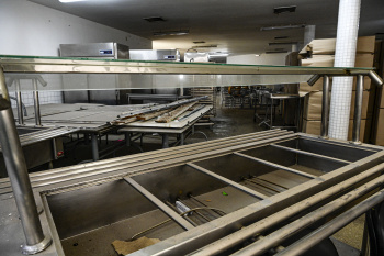 Restaurante Popular de Vit&oacute;ria em estado de abandono