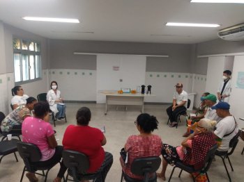Grupo aprende sobre alimentação saudável na Unidade de Saúde de de Conquista
