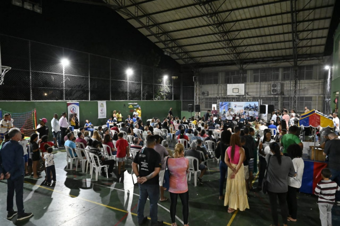 Entrega de escrituras no bairro Santa Martha