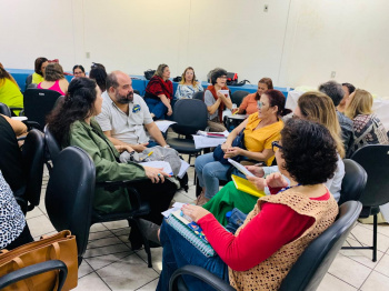 Encontro formativo reúne diretores escolares para falar sobre comunicação não violenta