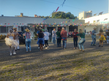 Festa Junina anima abrigo para pessoas em situação de rua