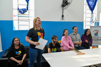 Entrega de bens para a AMAES