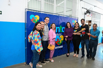 Entrega de bens para a AMAES