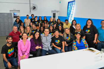 Entrega de bens para a AMAES
