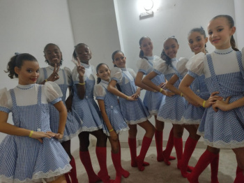 Alunas da 4ª série foram premiadas em 2º lugar pela coreografia "Dorothy".