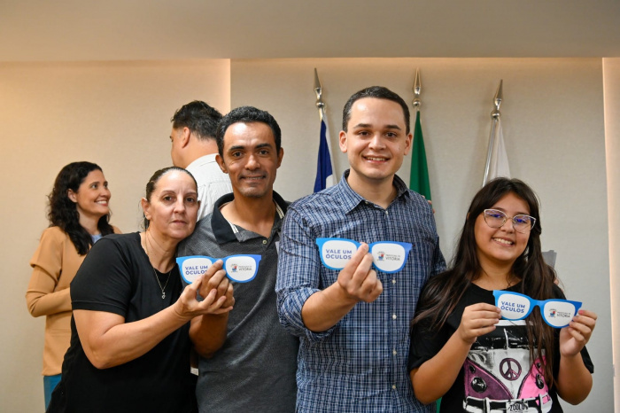 Entrega dos vouchers do programa Olhar Vitória