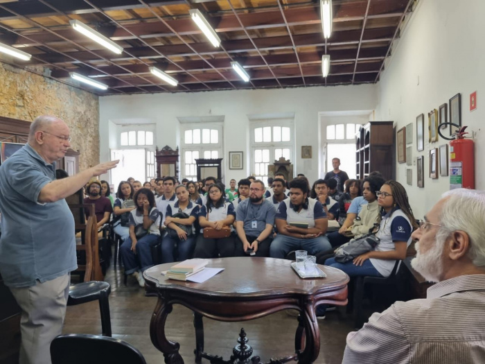 A maioria das atividades integram o projeto "Viagem pela Literatura" da Biblioteca.