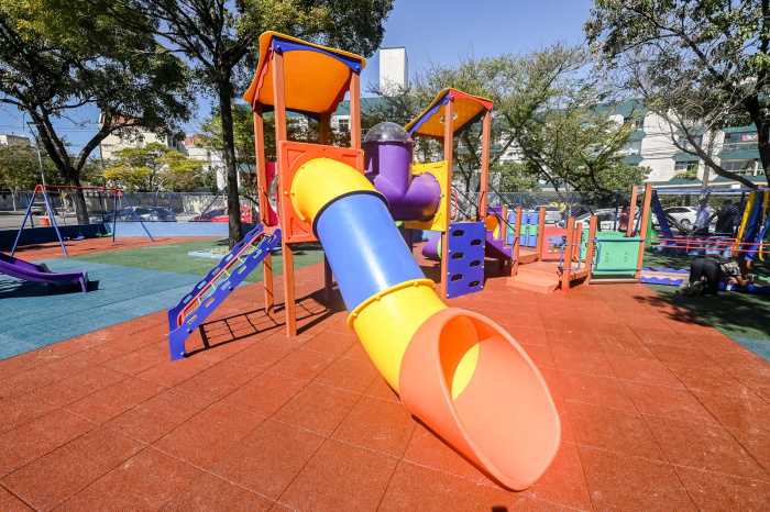 Entrega do Parque Kids da Praça Annibal Antero Martins em Jardim da Penha