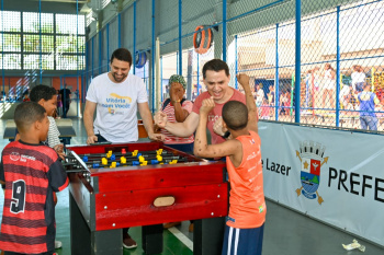 Prefeito vibra com criança