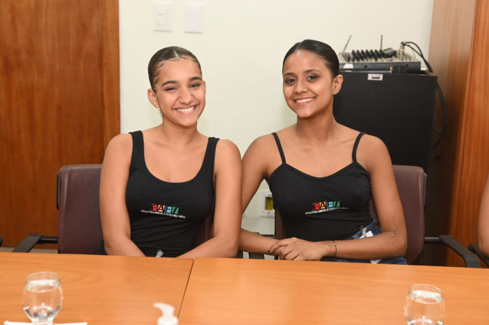 Visita das 21 Alunas da FAFI que irão participar do "Prêmio Internacional de Dança de SP