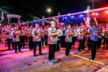Mini Desfiles da Escolas de Samba - Primeiro Dia