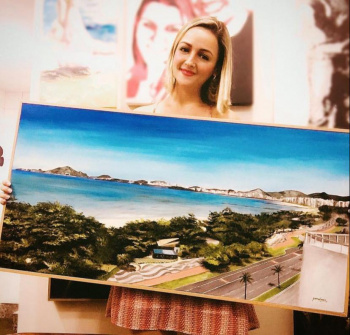 A artista produz vários quadros e de diferentes tamanhos para as casas capixabas.