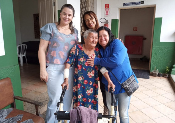 Filha encontra mãe após 36 anos de buscas