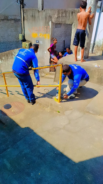 Manutenção e instalação de corrimões em bairros de Vitória