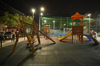 Entrega do Campo de Grama Sintética e Parque Kids da Praça Ailton Galante