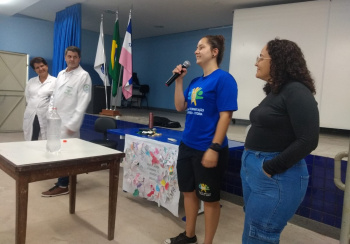 Profissionais de Saúde vão até a Emef Edna Mattos para falar de prevenção à violência