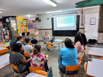 Cmei Nelcy da Silva Braga reúne famílias para falar sobre educação especial