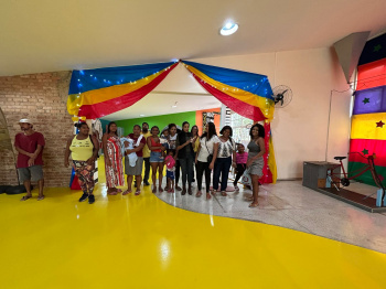 Famílias atendidas vão à Escola da Ciência