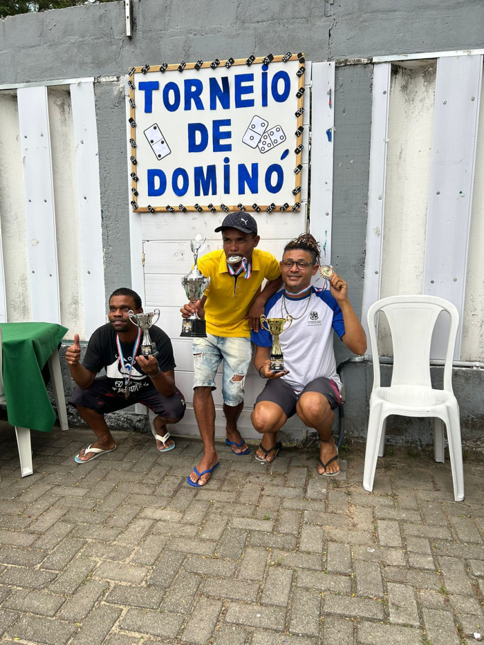 Torneio de dominó no Abrigo 1