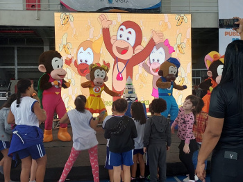 Aniversário de Vitória, no Tancredão, com MacaKids