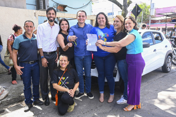Solenidade de entrega de carro a AMAES