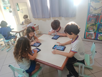 Projeto realizado em Cmei utiliza tablets para potencializar a aprendizagem