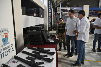 Entrega do painel e novos equipamentos da Guarda Municipal