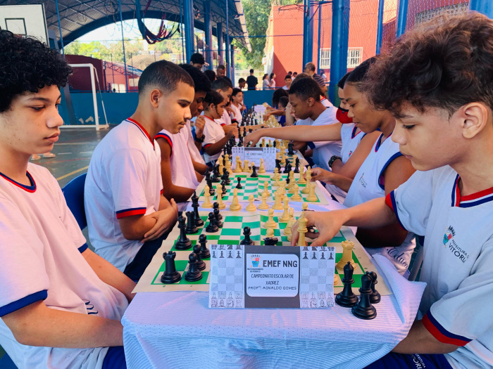 Campeonato de xadrez cativa estudantes da Emef Neusa Nunes Gonçalves